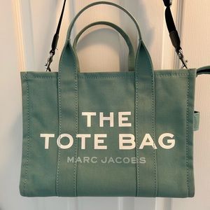 Marc Jacobs tote medium size, like new, unique color very hard to find